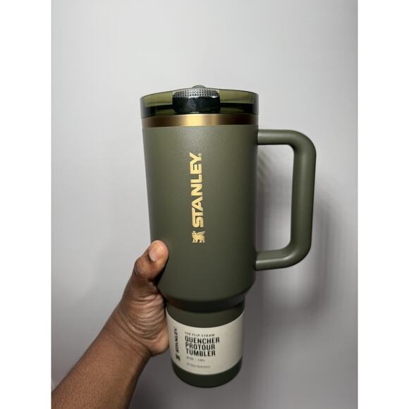 Stanley Exclusive Cypress Green 40oz Protour Quencher H2.O Tumbler BNWT BNIB - Picture 4 of 7